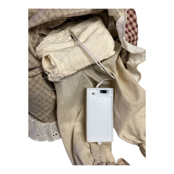 Quilted Treasures 16” Musical Angel Doll HBD0482 Light-Up Ornament (Not Working) - Picture 6 of 8